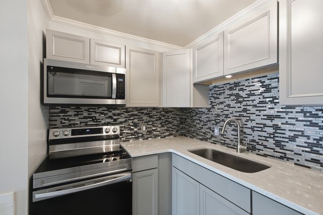 555 N DuPont Ave Apt A21, Madison, TN 37115