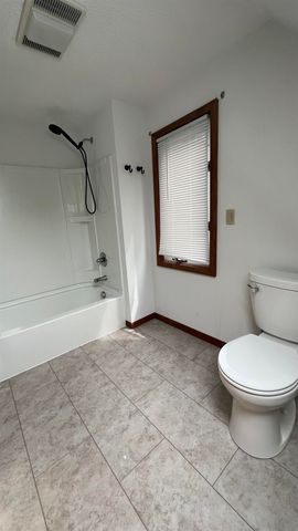 500 S Johnson Street, Charles City, IA 50616