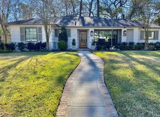 6151 Queenswood Lane, Houston, TX 77008