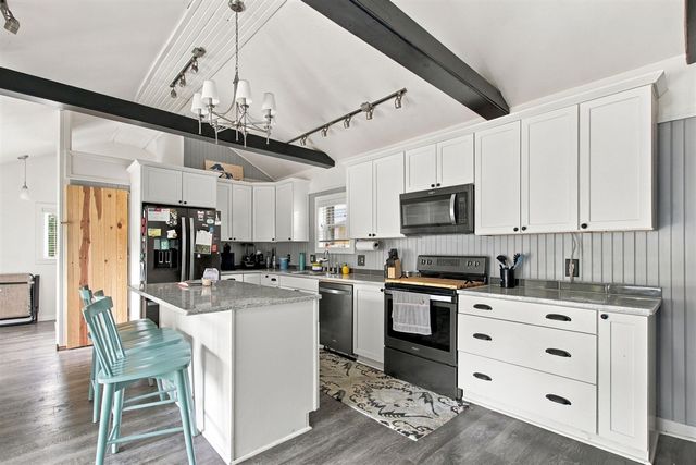 8859 Gull Road, Richland, MI 49083