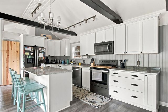 8859 Gull Road, Richland, MI 49083