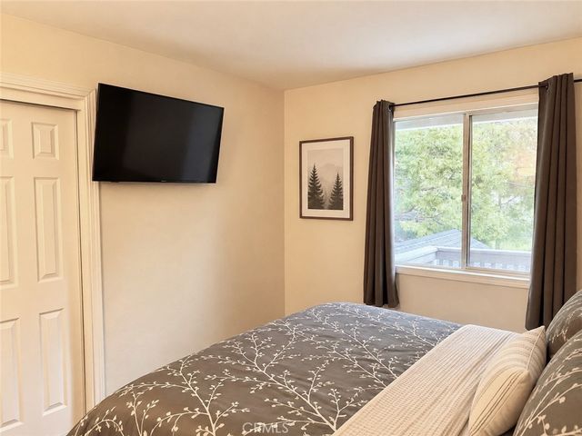 30322 Live Oak Road, Running Springs, CA 92382