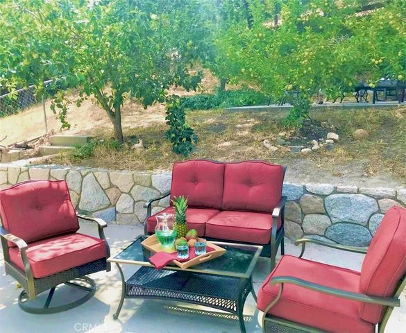 30322 Live Oak Road, Running Springs, CA 92382