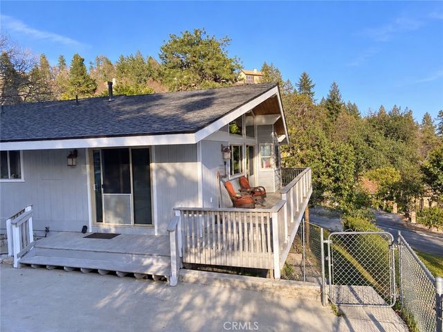30322 Live Oak Road, Running Springs, CA 92382