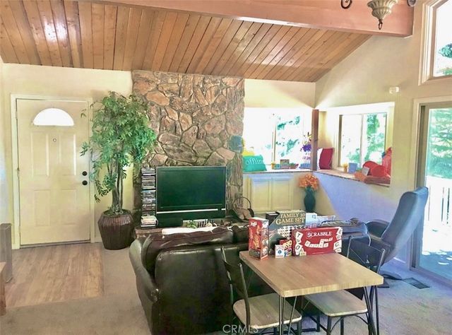 30322 Live Oak Road, Running Springs, CA 92382