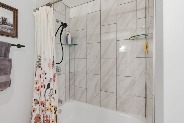 303 Bonnacroft Dr, Hermitage, TN 37076