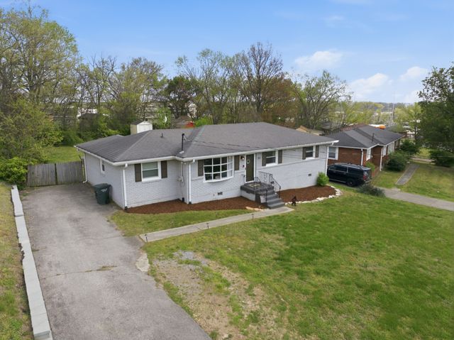 303 Bonnacroft Dr, Hermitage, TN 37076