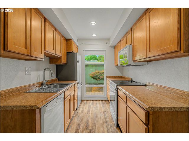 1653 Nw MIDLAKE Ln, Beaverton, OR 97006
