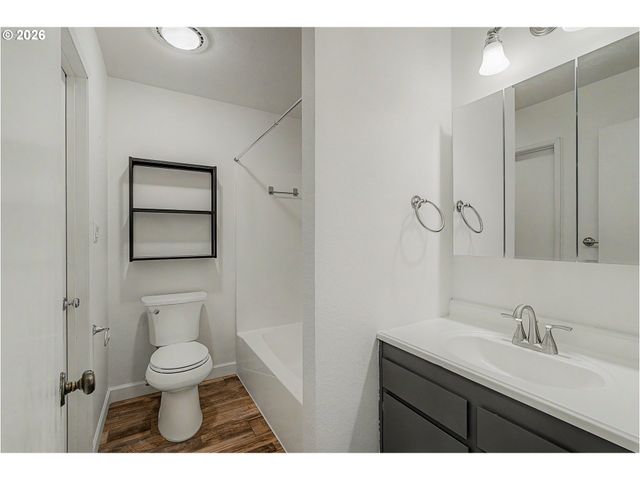 1653 Nw MIDLAKE Ln, Beaverton, OR 97006