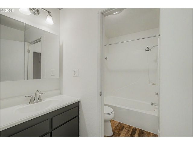 1653 Nw MIDLAKE Ln, Beaverton, OR 97006