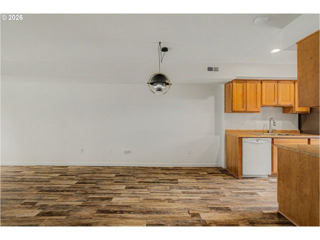 1653 Nw MIDLAKE Ln, Beaverton, OR 97006