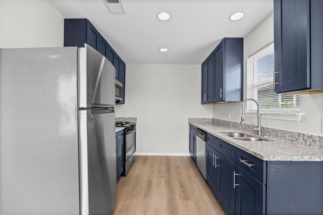 2615 Ektom DR D, Austin, TX 78745