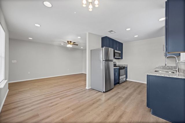 2615 Ektom DR D, Austin, TX 78745