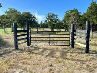 1513 County Road C RD, Lexington, TX 78947