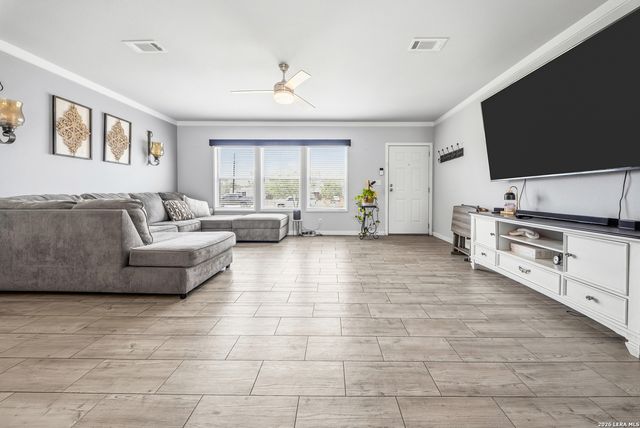 173 VIRIDIAN VW, Pleasanton, TX 78064