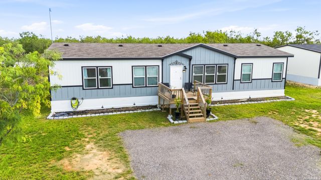 173 VIRIDIAN VW, Pleasanton, TX 78064