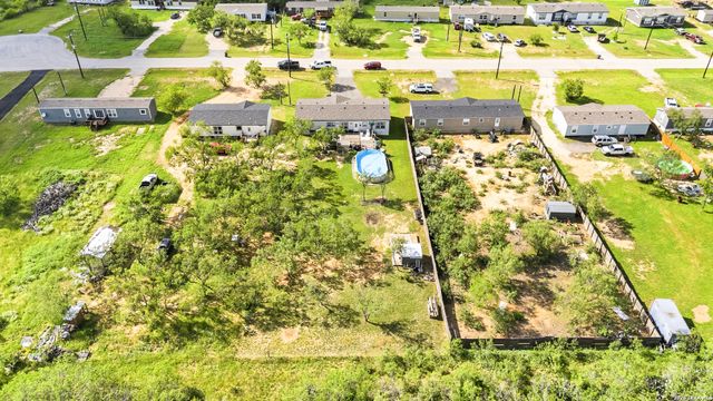 173 VIRIDIAN VW, Pleasanton, TX 78064