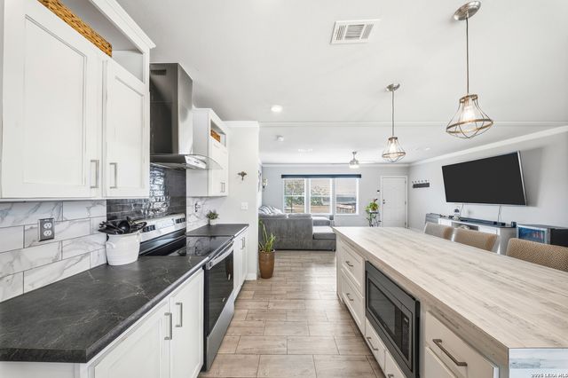 173 VIRIDIAN VW, Pleasanton, TX 78064