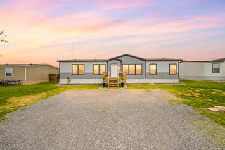 173 VIRIDIAN VW, Pleasanton, TX 78064