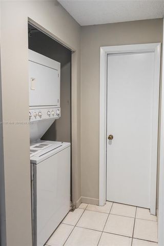 8480 SW 154th Cir Ct 922, Miami, FL 33193