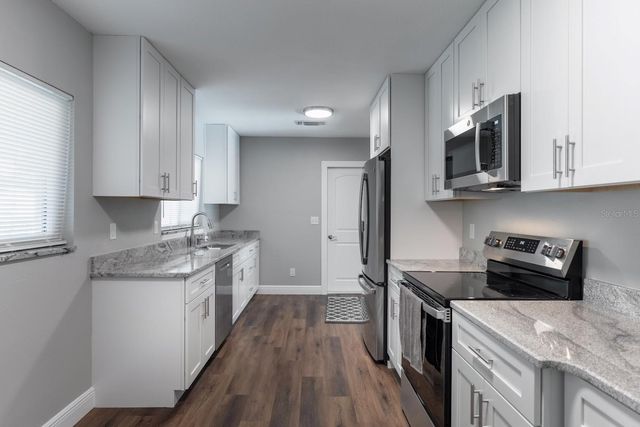 712 CAMELLIA COURT, Seffner, FL 33584