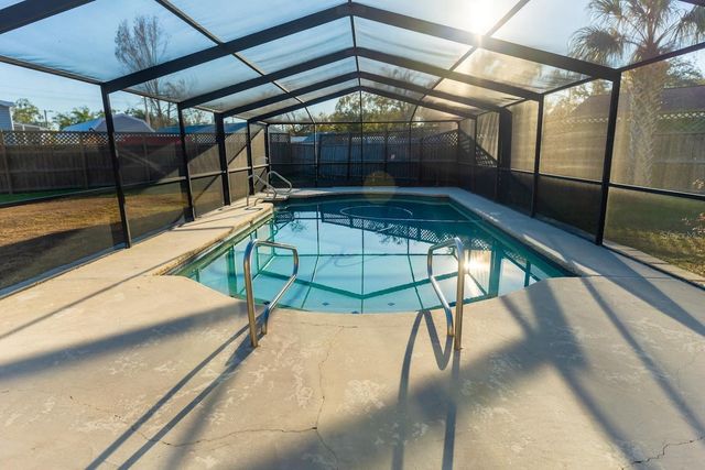 712 CAMELLIA COURT, Seffner, FL 33584