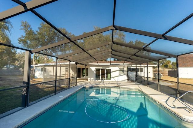 712 CAMELLIA COURT, Seffner, FL 33584