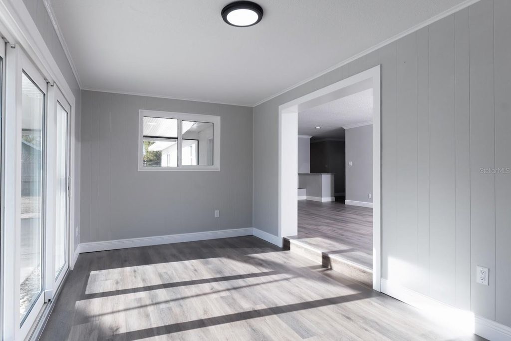 Image 17 of property listing at 712 CAMELLIA COURT, Seffner, FL 33584