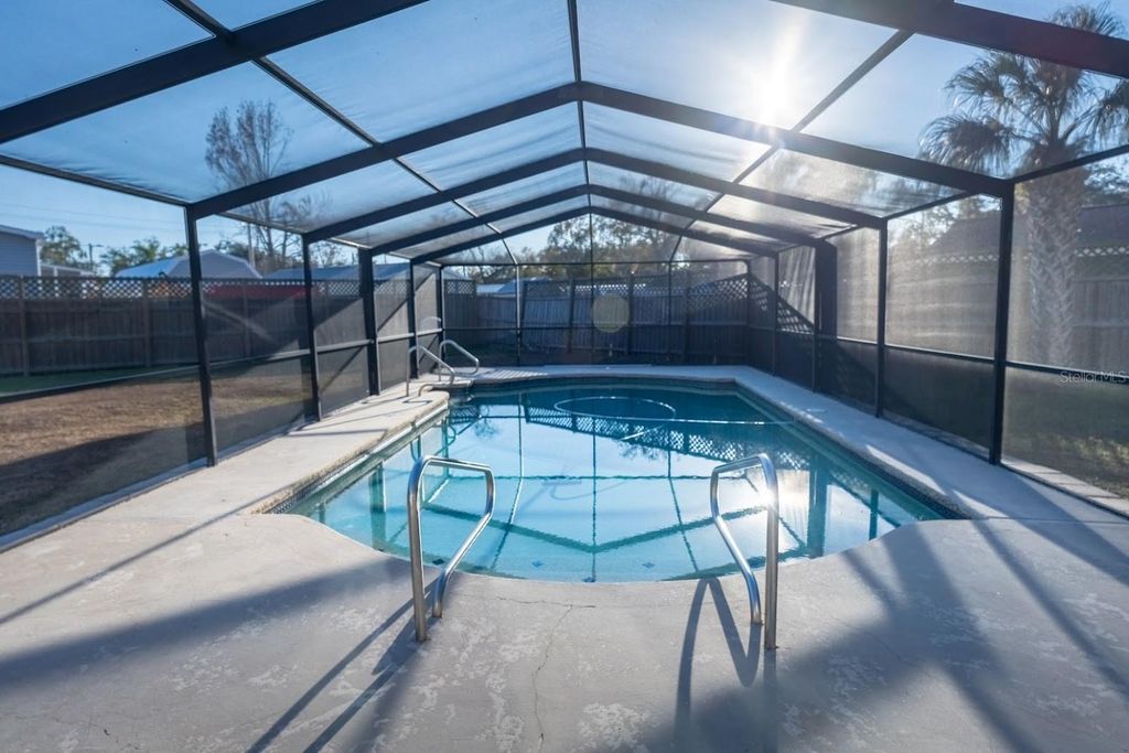 Image 19 of property listing at 712 CAMELLIA COURT, Seffner, FL 33584