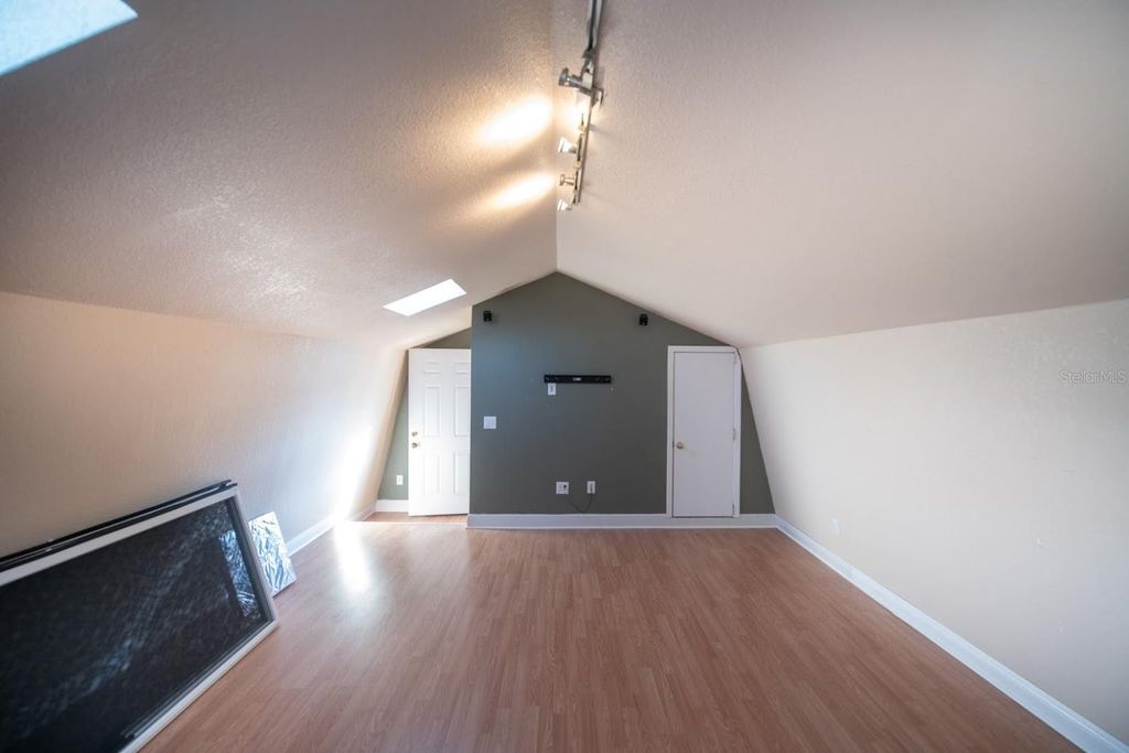 Image 34 of property listing at 712 CAMELLIA COURT, Seffner, FL 33584