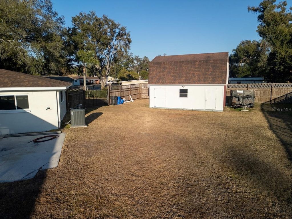 Image 35 of property listing at 712 CAMELLIA COURT, Seffner, FL 33584