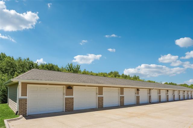 8350 Ep True Parkway 2104, West Des Moines, IA 50266