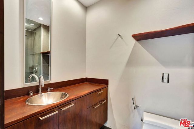 1010 Palm Avenue 109, West Hollywood, CA 90069