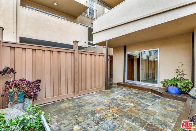 1010 Palm Avenue 109, West Hollywood, CA 90069