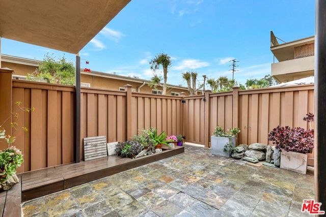 1010 Palm Avenue 109, West Hollywood, CA 90069