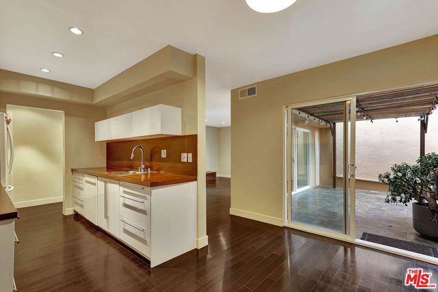 1010 Palm Avenue 109, West Hollywood, CA 90069