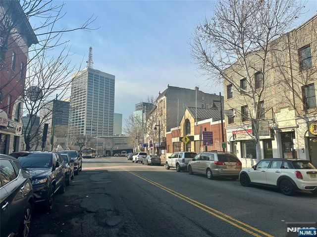 46 Ferry 3F, Newark, NJ 07105