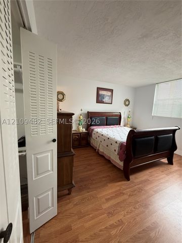 2811 Somerset Dr 200, Lauderdale Lakes, FL 33311