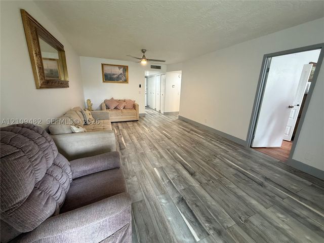 2811 Somerset Dr 200, Lauderdale Lakes, FL 33311