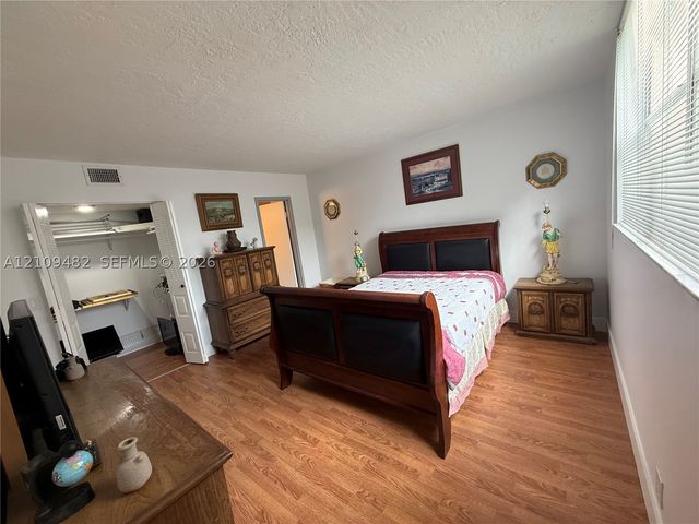 2811 Somerset Dr 200, Lauderdale Lakes, FL 33311