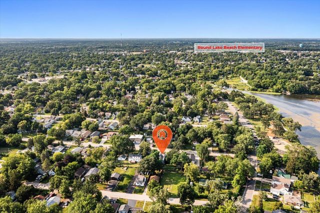 29 Glenwood Drive, Round Lake Beach, IL 60073