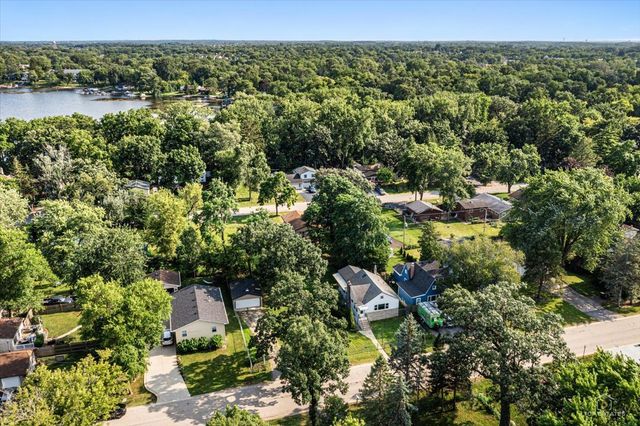 29 Glenwood Drive, Round Lake Beach, IL 60073