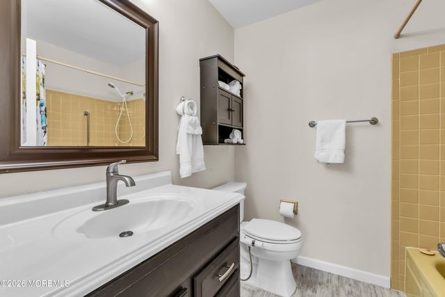 10 Picasso Court, Toms River, NJ 08757
