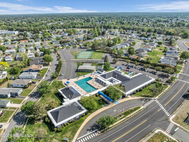 10 Picasso Court, Toms River, NJ 08757