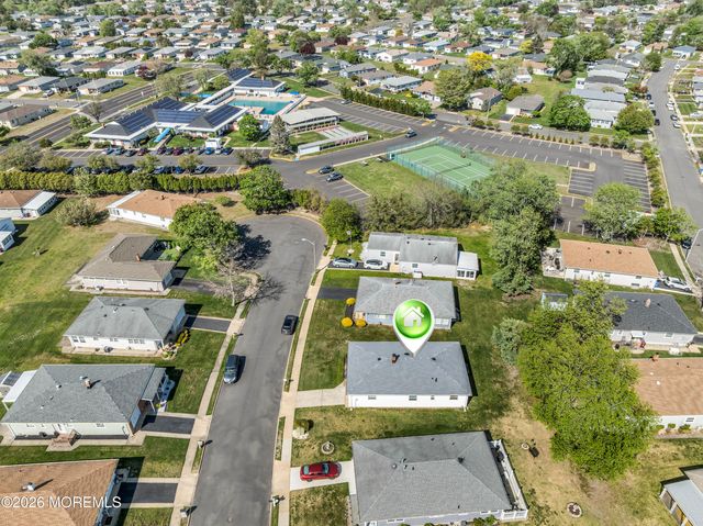 10 Picasso Court, Toms River, NJ 08757