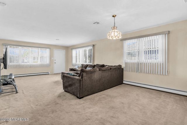 10 Picasso Court, Toms River, NJ 08757