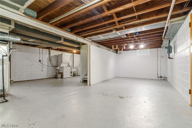 222 State Avenue NE, Massillon, OH 44646