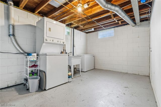 222 State Avenue NE, Massillon, OH 44646