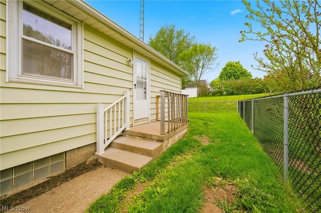 222 State Avenue NE, Massillon, OH 44646