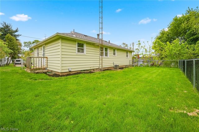 222 State Avenue NE, Massillon, OH 44646